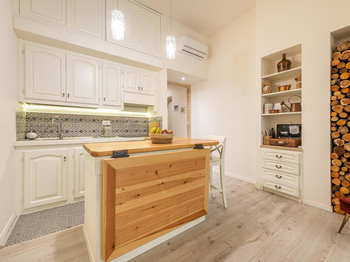 Marco'S Stylish Home In The Heart Of Cagliari Exterior photo