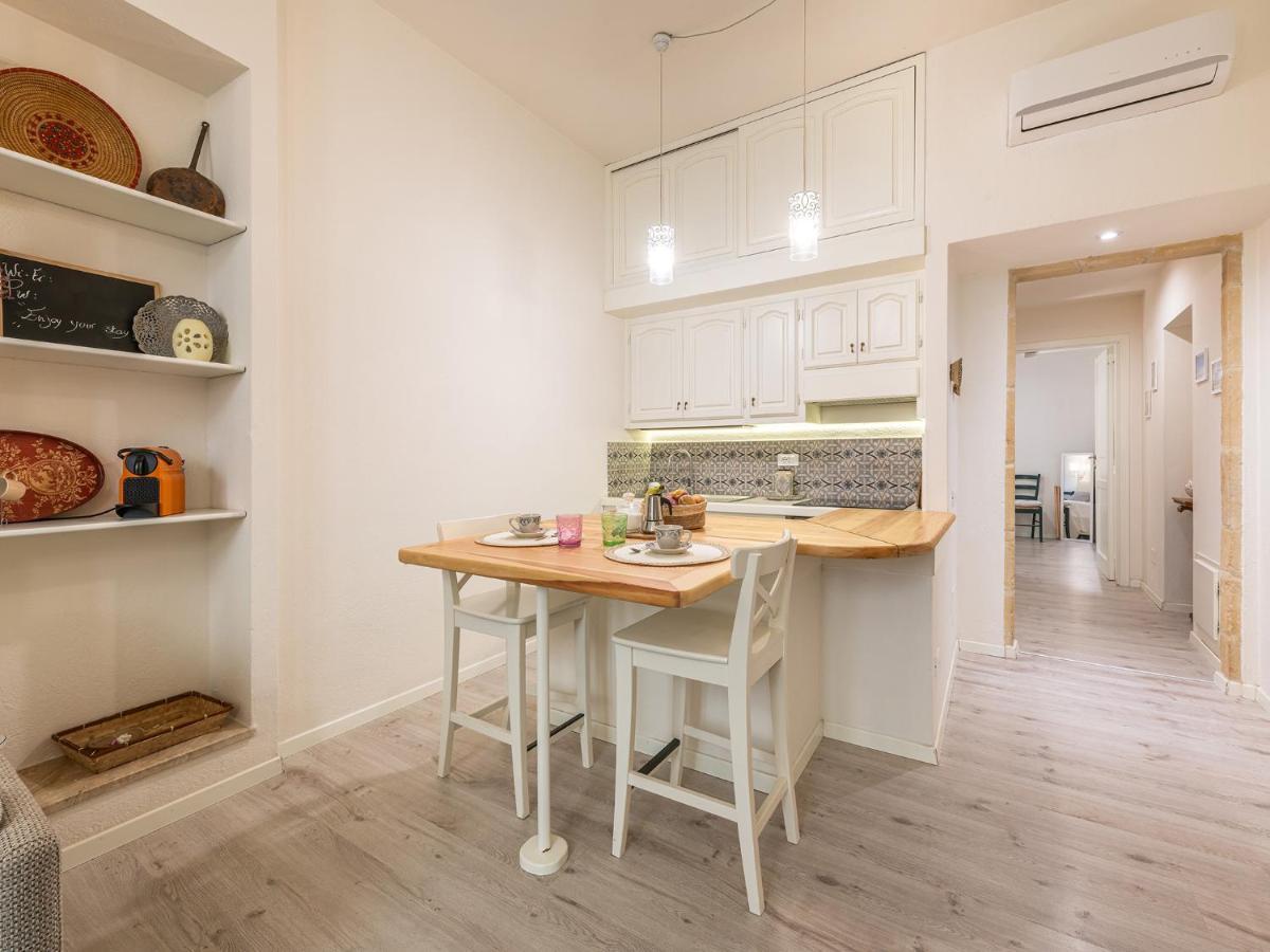 Marco'S Stylish Home In The Heart Of Cagliari Exterior photo
